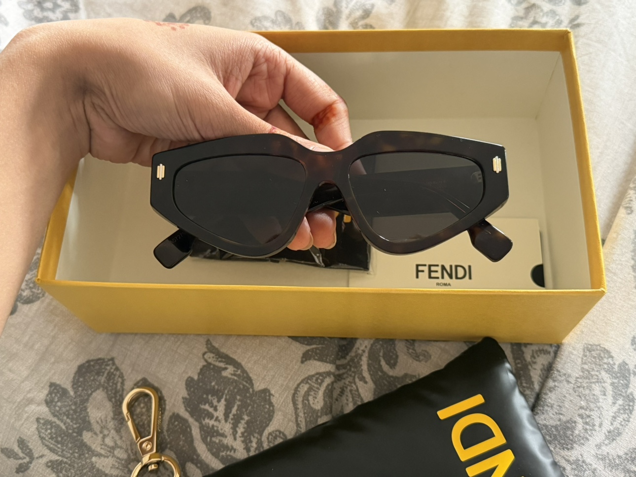Fendi Roma FE40163U Sunglasses - photo 4