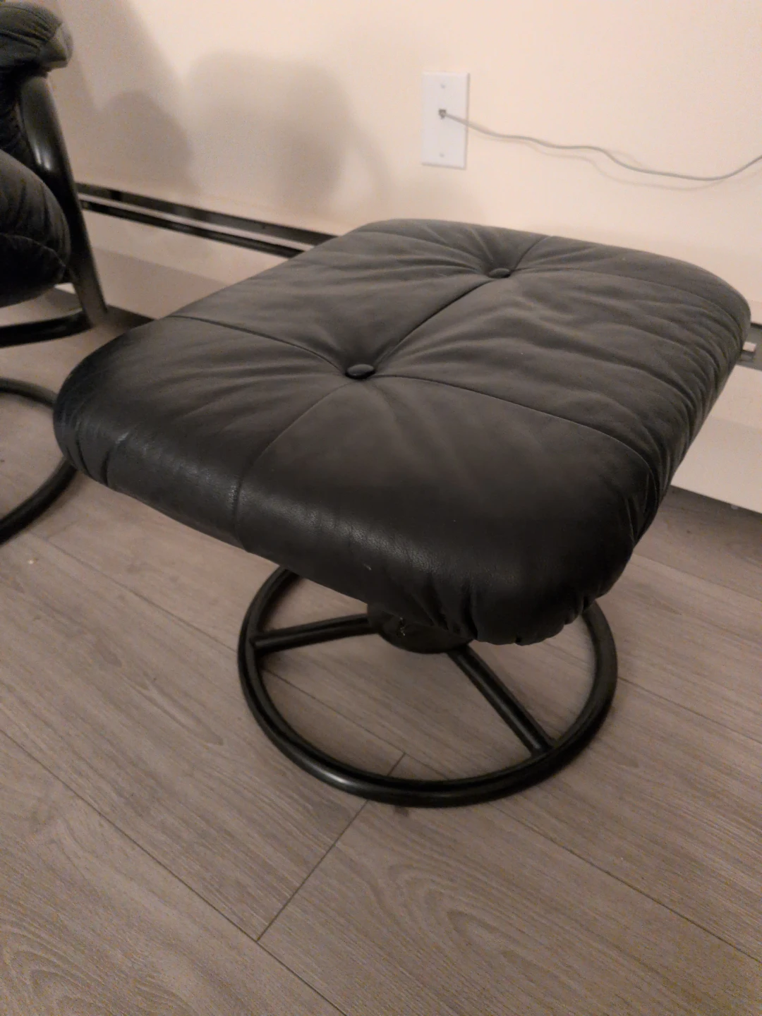 Black Leather Swivel Ottoman Footstool - photo 2