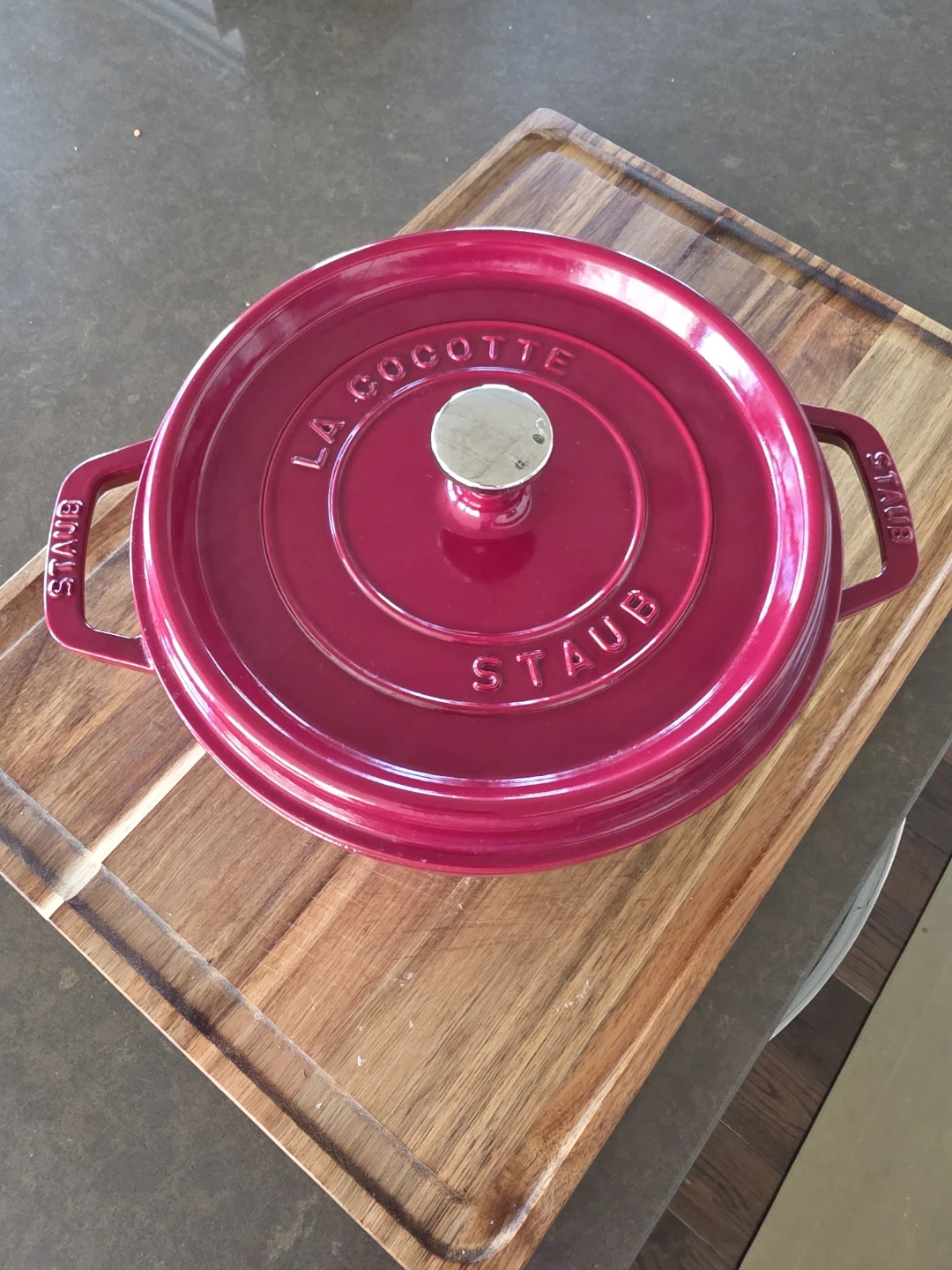 Staub La Cocotte Dutch Oven 24cm (9 3/4) Red