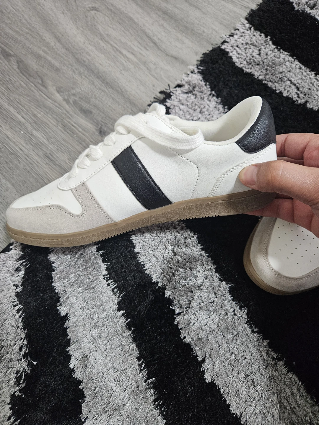 White and Black Casual Sneakers - photo 5