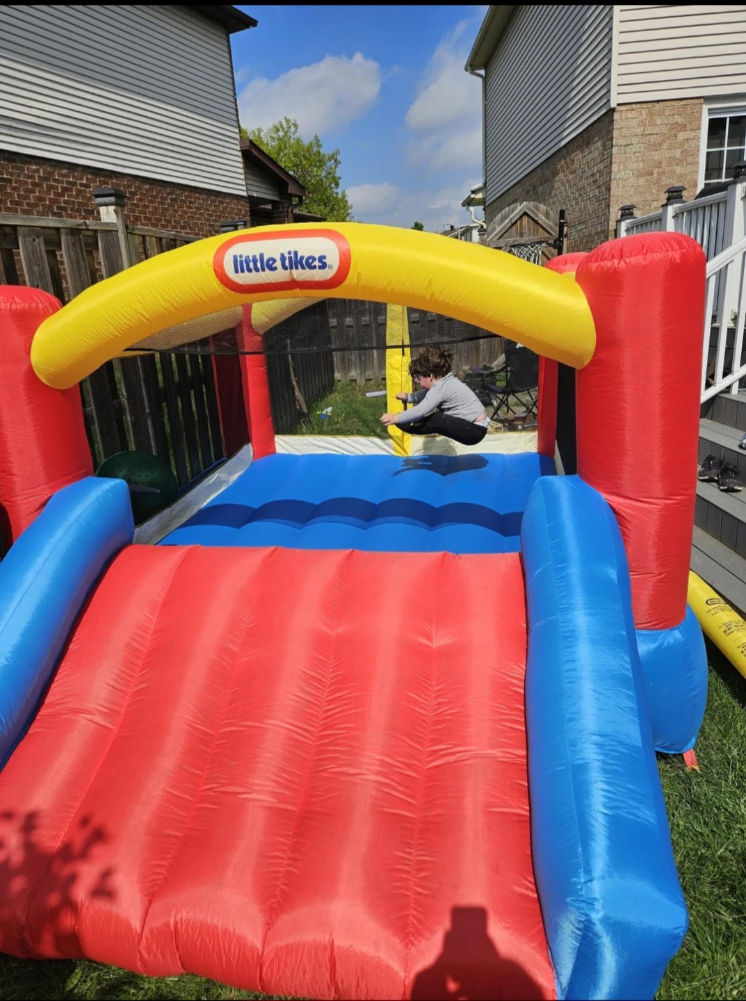 Little Tikes Inflatable Bounce House with Slide - photo 2