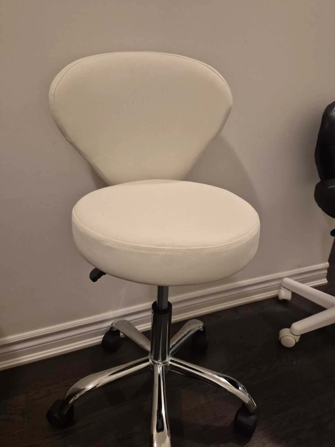 White Adjustable Rolling Office Chair