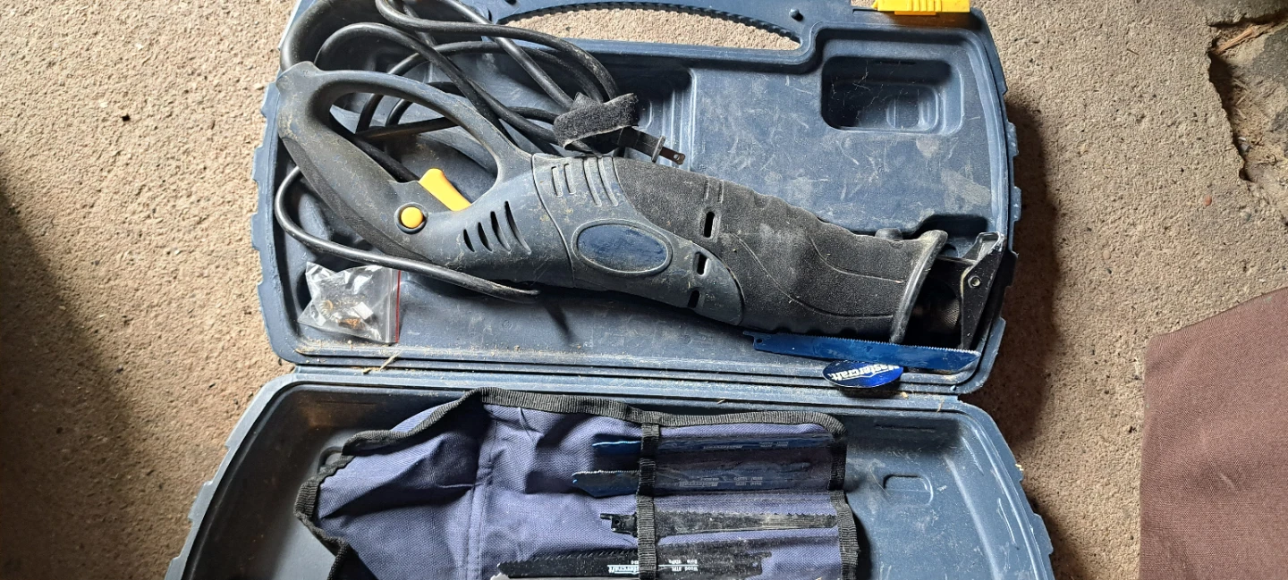 Mastercraft Reciprocating Saw with Case and Blades - photo 2