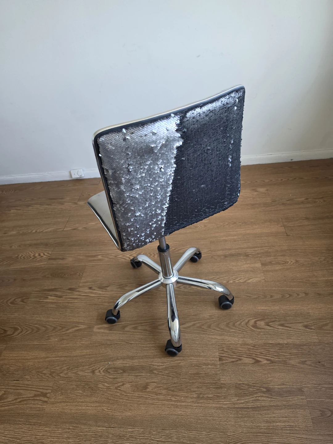 Office Chair with Reversible Sequin Back - photo 3
