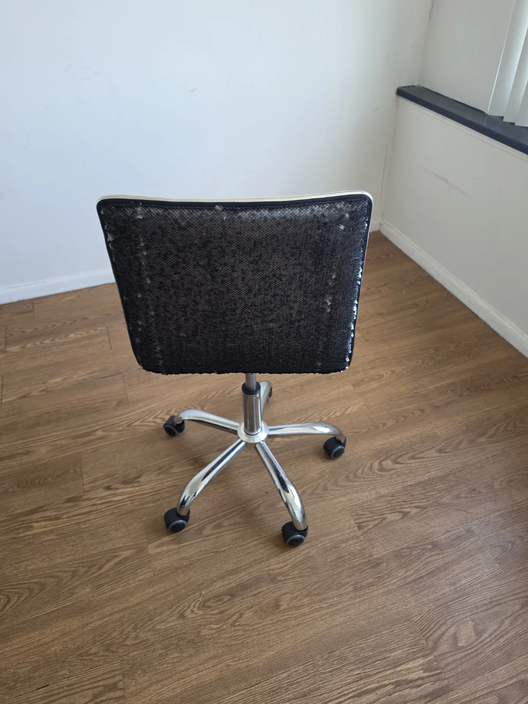 Office Chair with Reversible Sequin Back - photo 4