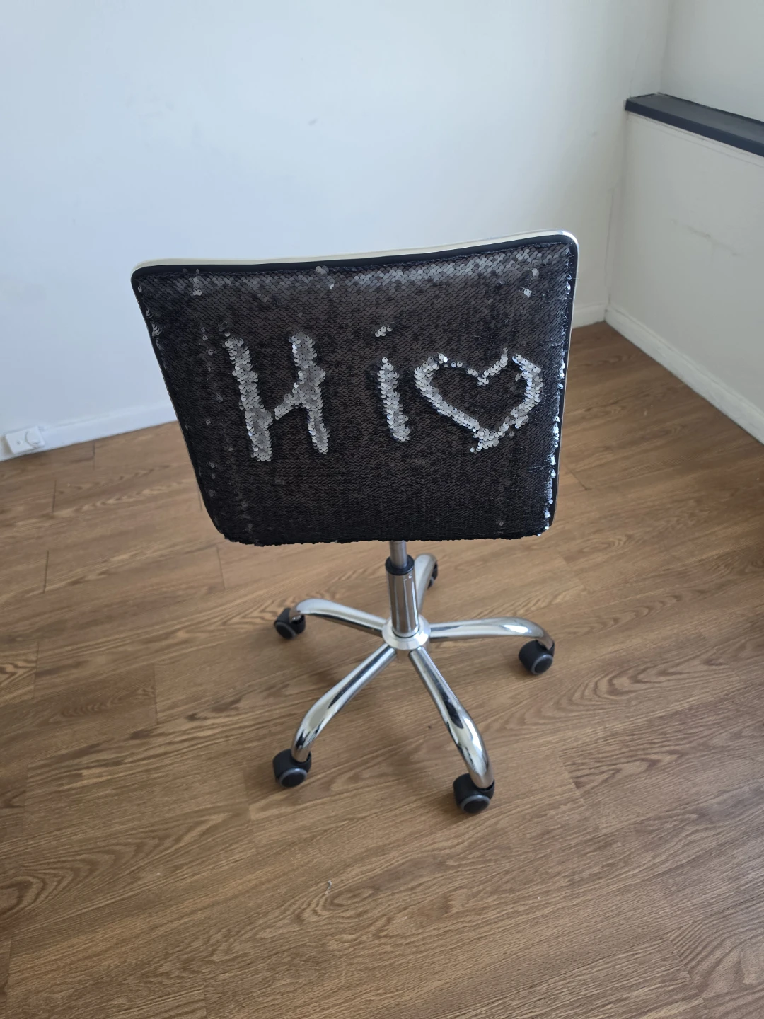 Office Chair with Reversible Sequin Back - photo 5