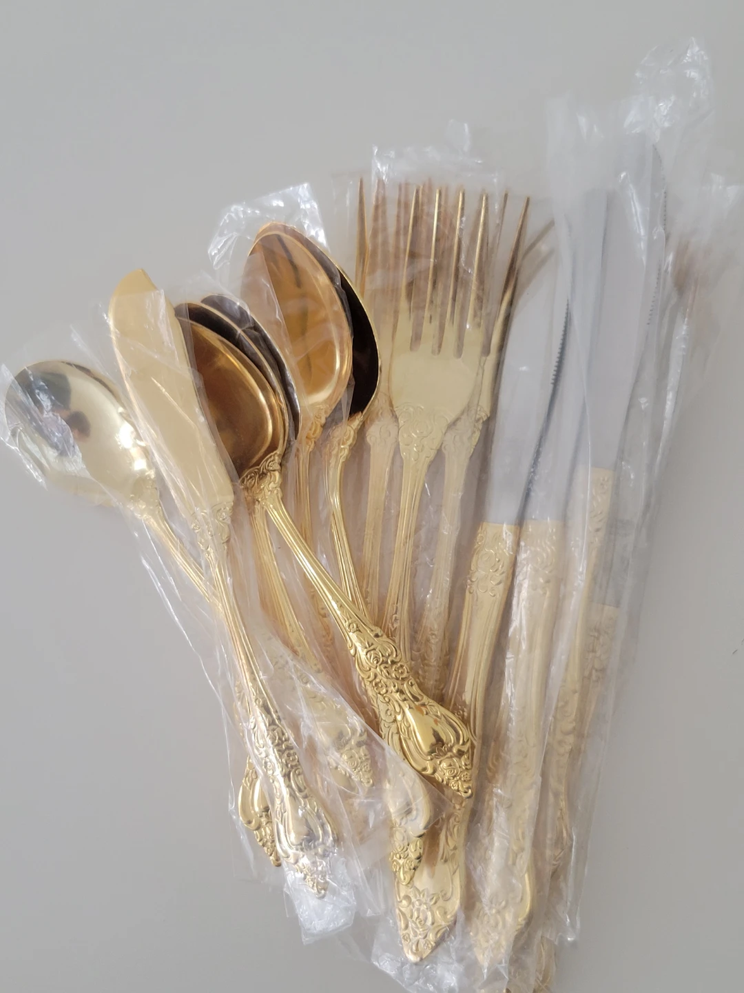 Gold-tone Cutlery Set - 24 Pieces - photo 3