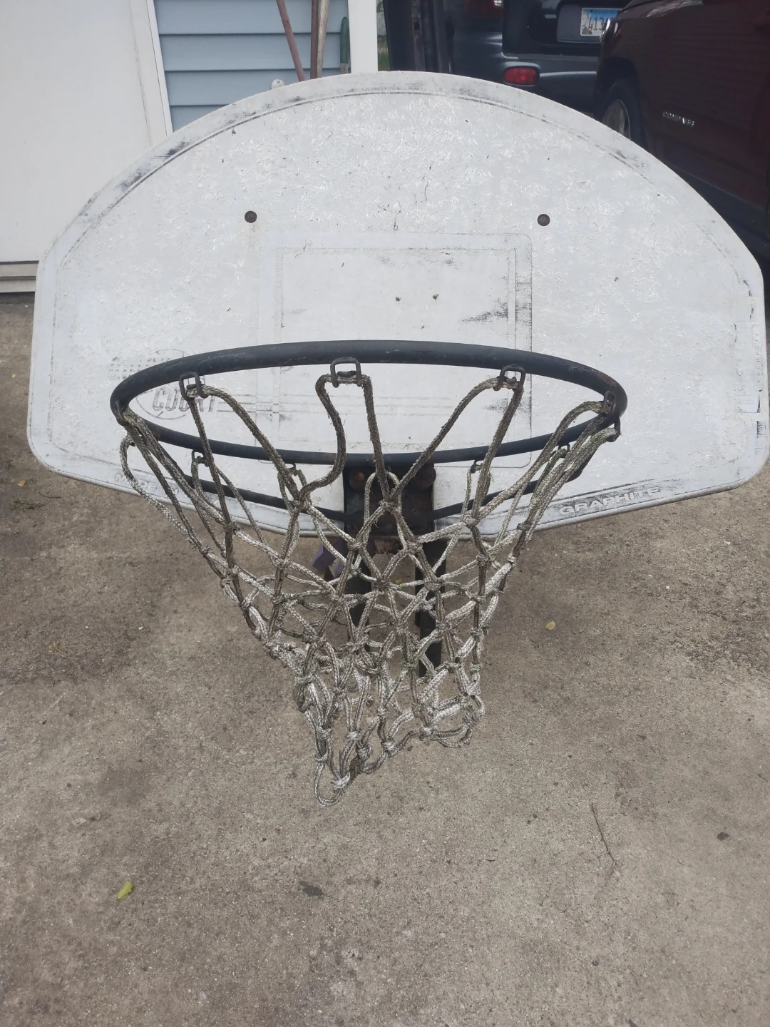 Spalding Court Basketball Hoop. SE Habla Espanol