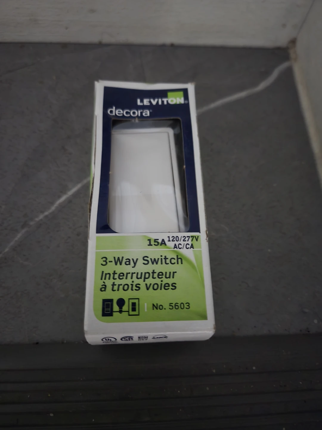 Leviton Decora 3-Way Light Switch