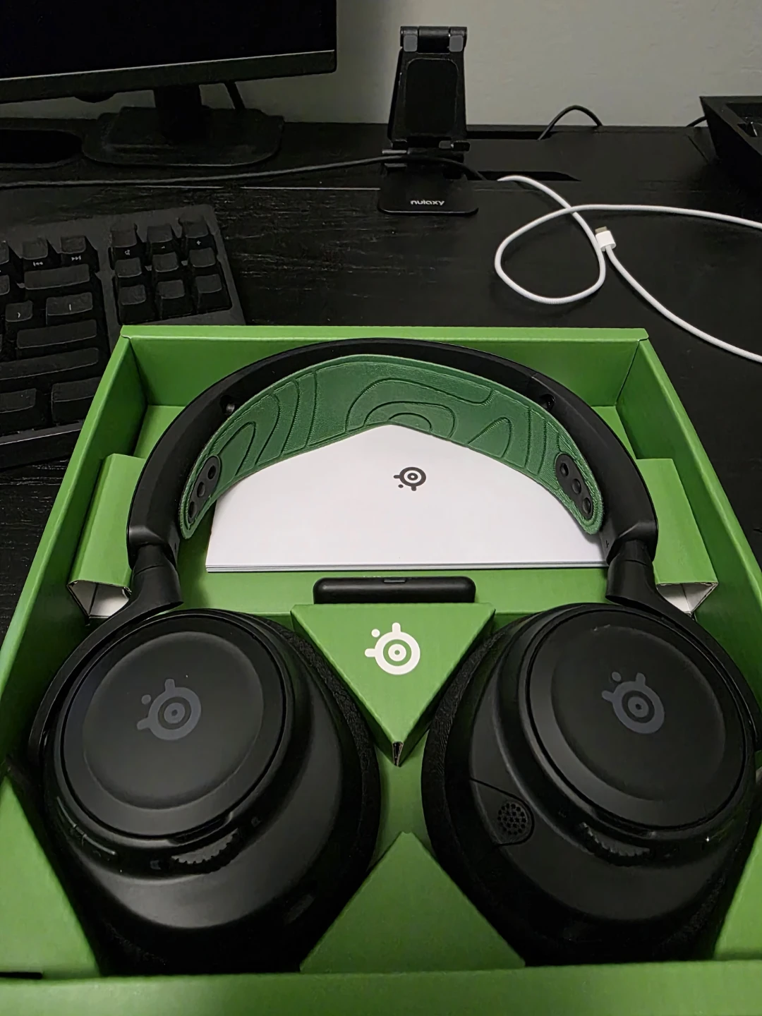 SteelSeries Arctis Nova 7X Wireless Gaming Headset - photo 2