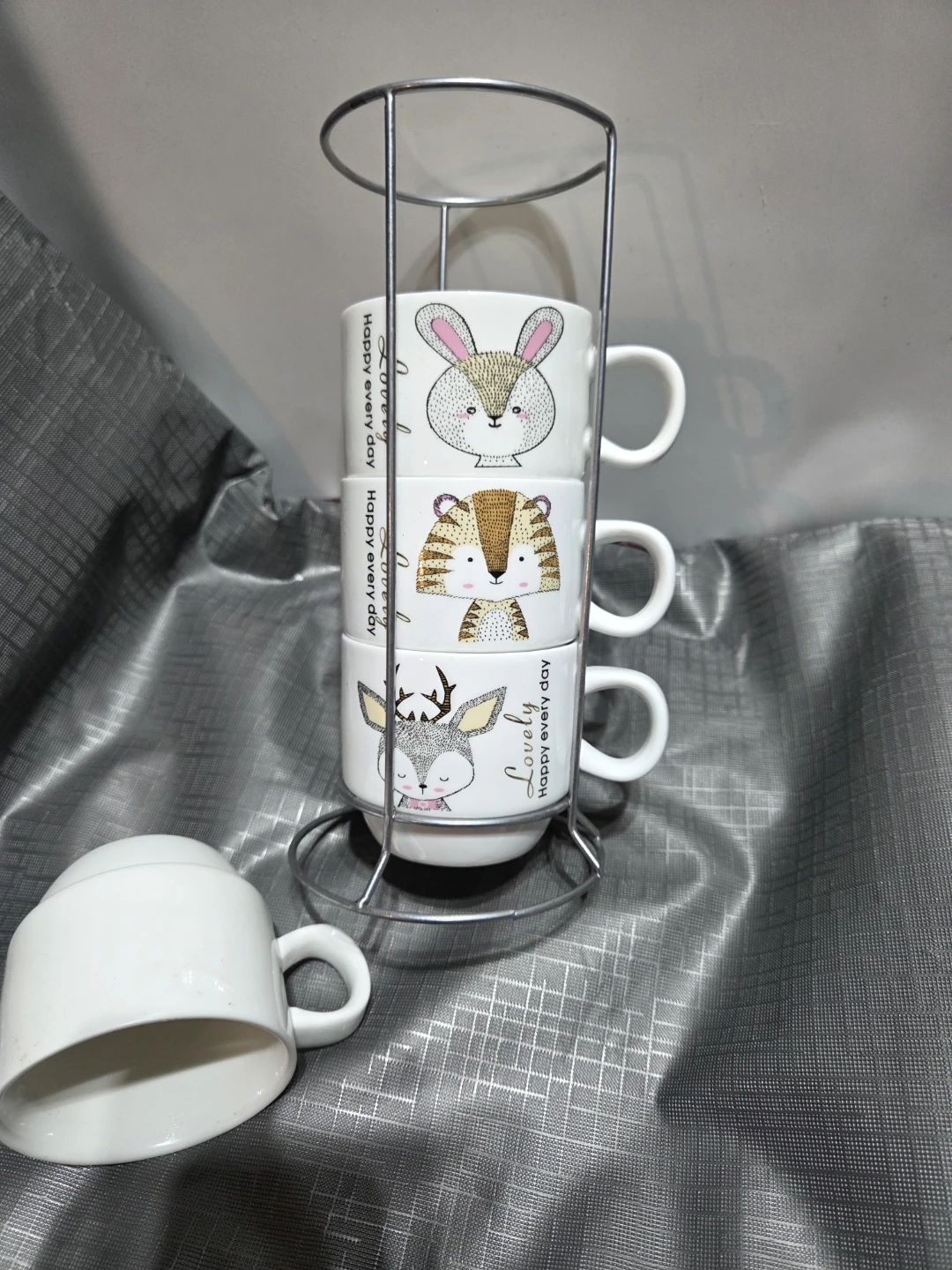 Set of 4 Stackable Ceramic Mugs with Animal Designs