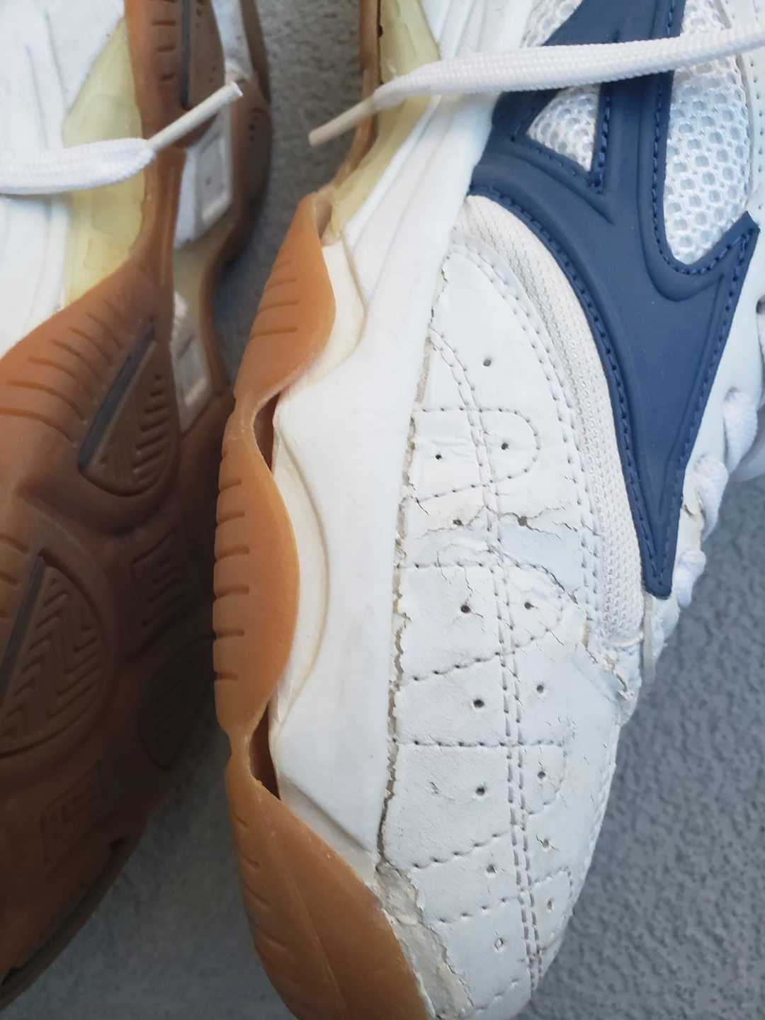 Mizuno  Athletic Shoes - photo 2