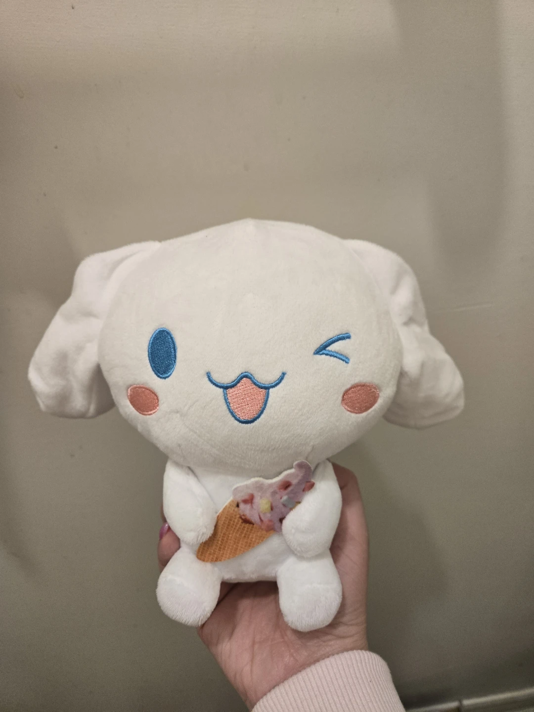 Cinnamoroll plush with ice cream