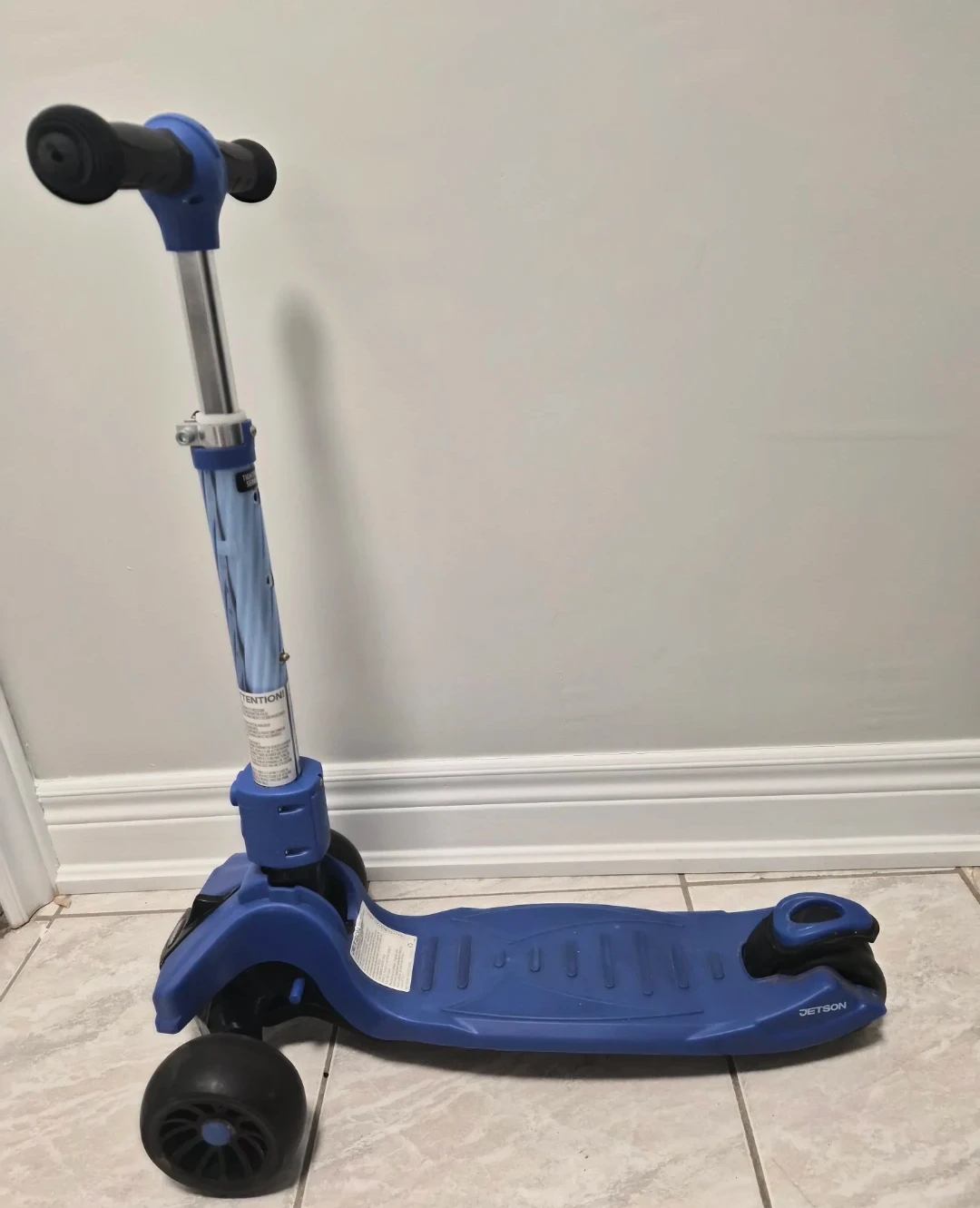 Jetson Blue Light-Up 3-Wheel Scooter