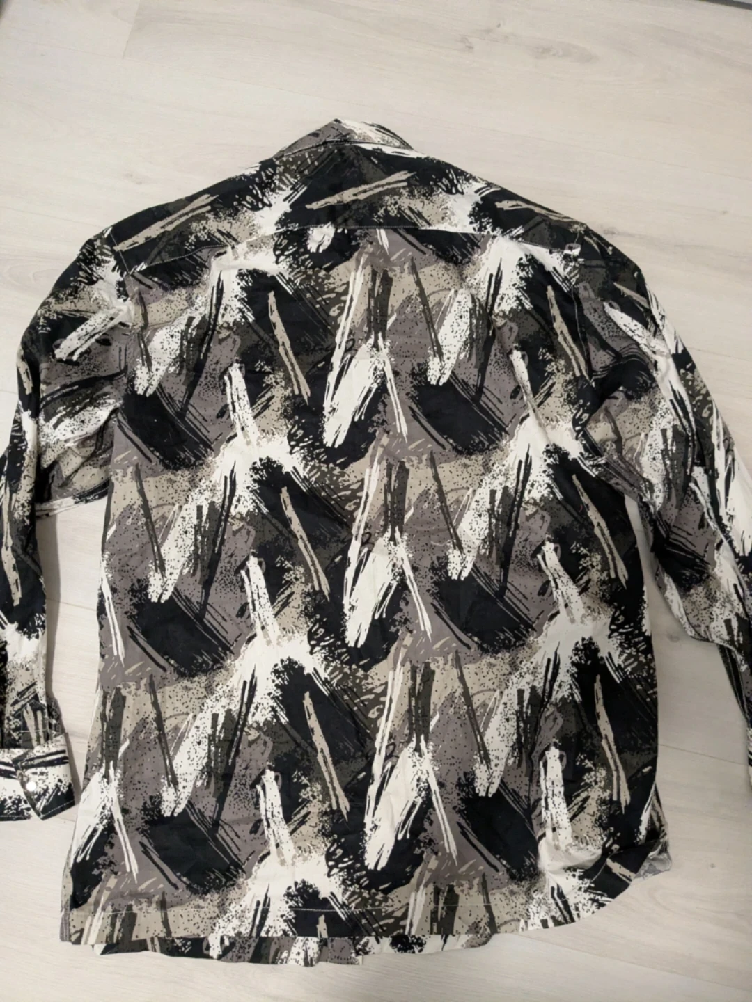 Long Sleeve Button-Up Shirt - photo 3