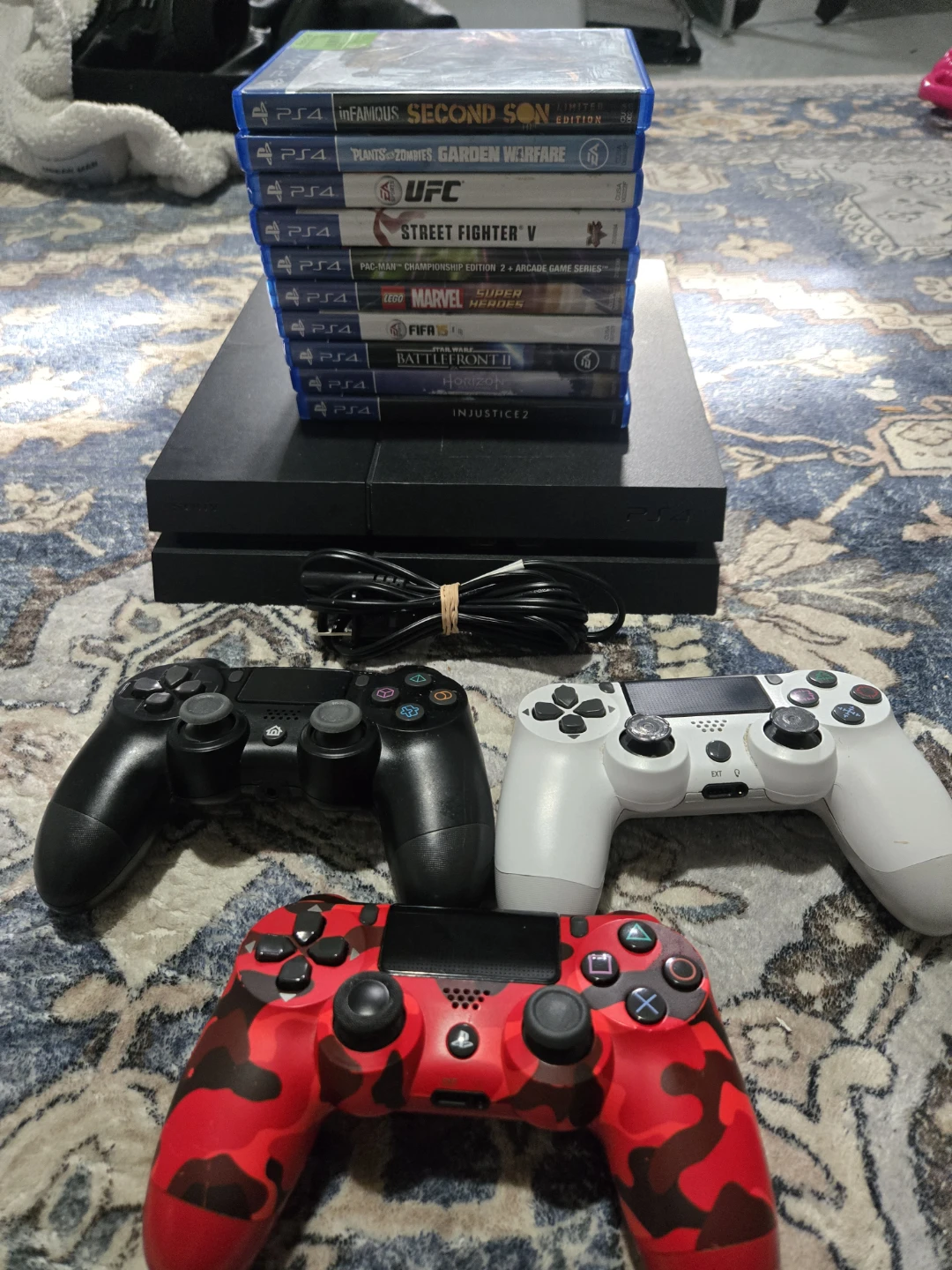 PlayStation 4 Games Bundle 10 games 3 controllers