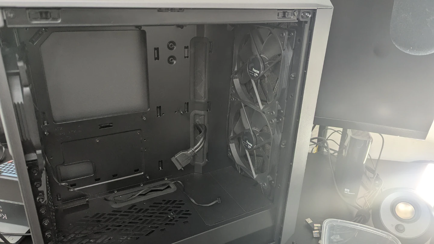 Fractal Design PC Case - photo 5