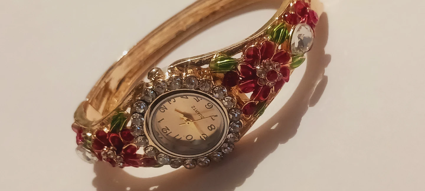 New !! Gold-Tone Floral Bangle Watch with Crystals - photo 5