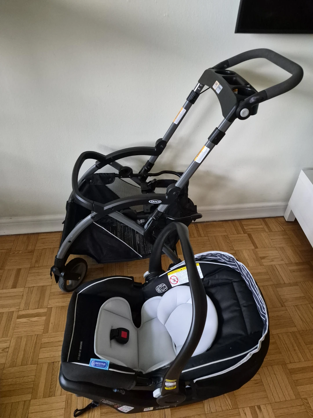 Graco Snugride 35 Lite LX Travel System