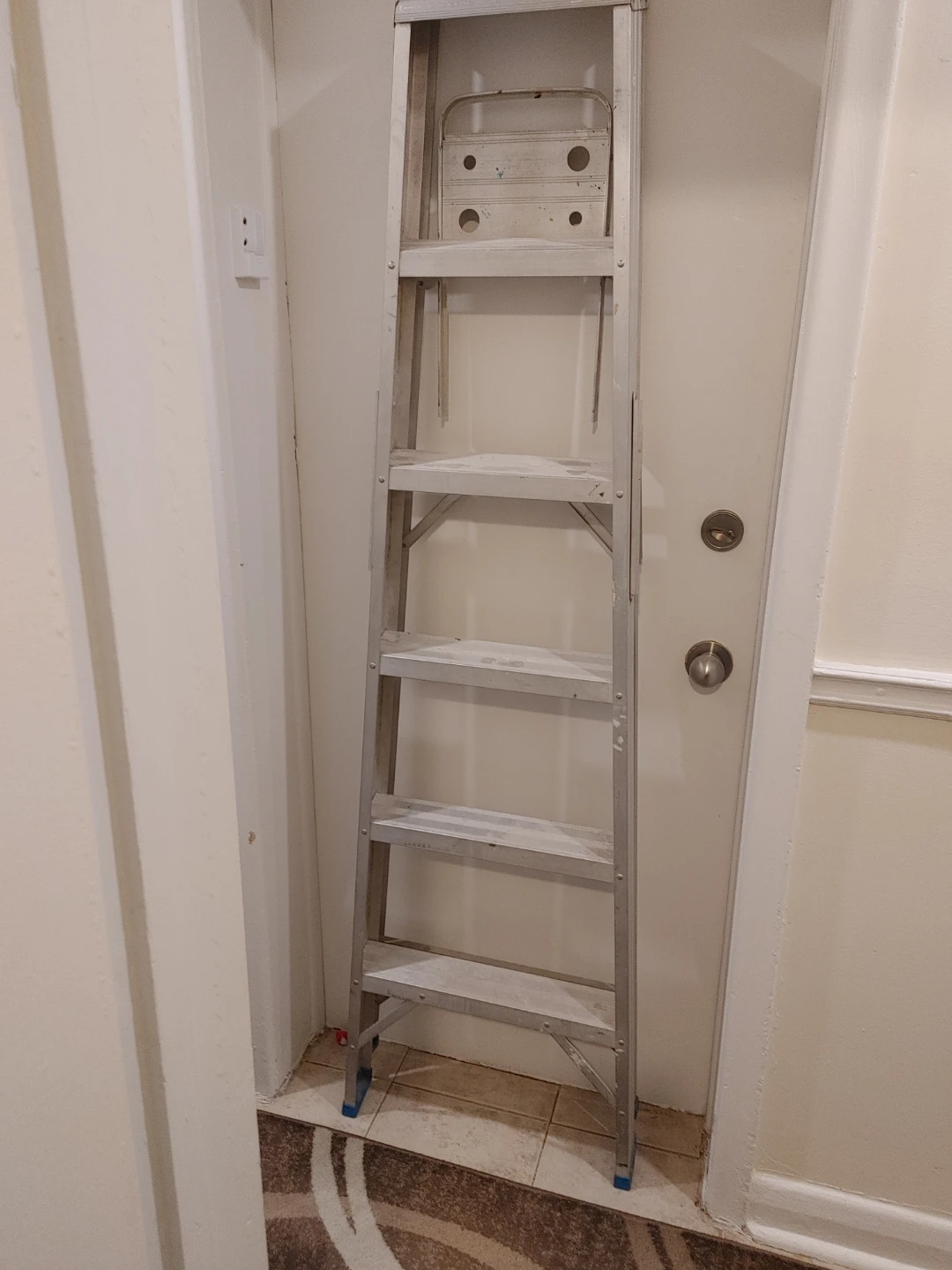 Aluminum Step Ladder 6ft - photo 2