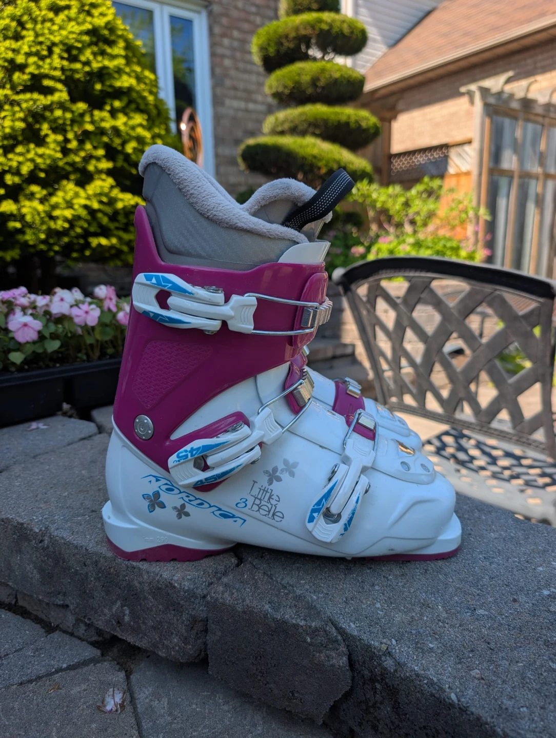 Nordica Little Belle Ski Boots - girls size 24-25