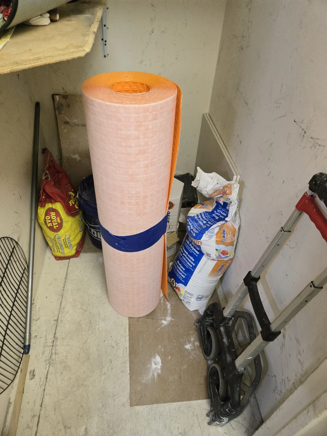 Tile cement glue,tiles + Schluter Ditra Roll - photo 4