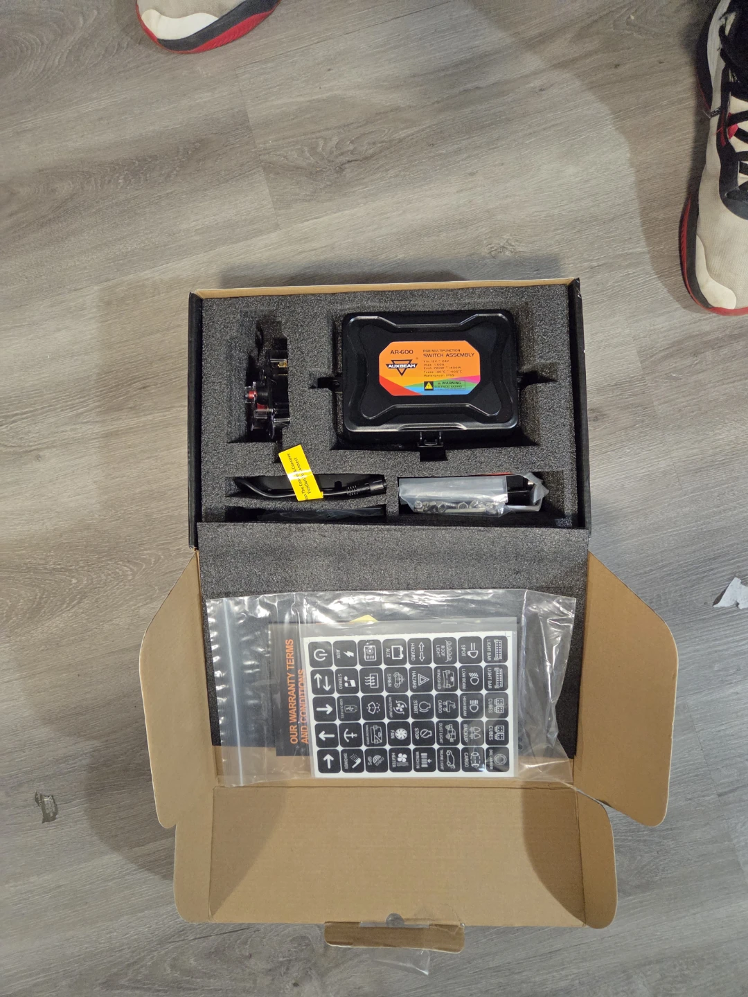 Auxbeam 6 Gang Multifunction Switch Panel AR-600 - photo 2