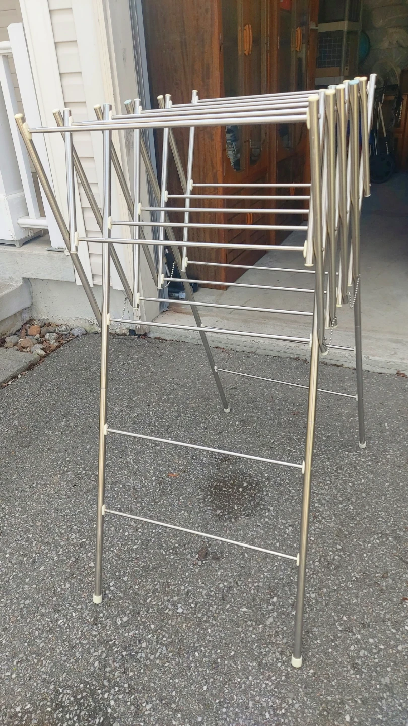 Collapsible Clothes Drying Rack