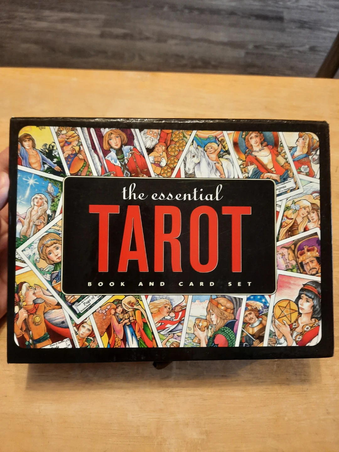 Hanson-Roberts Tarot Book and Card Set