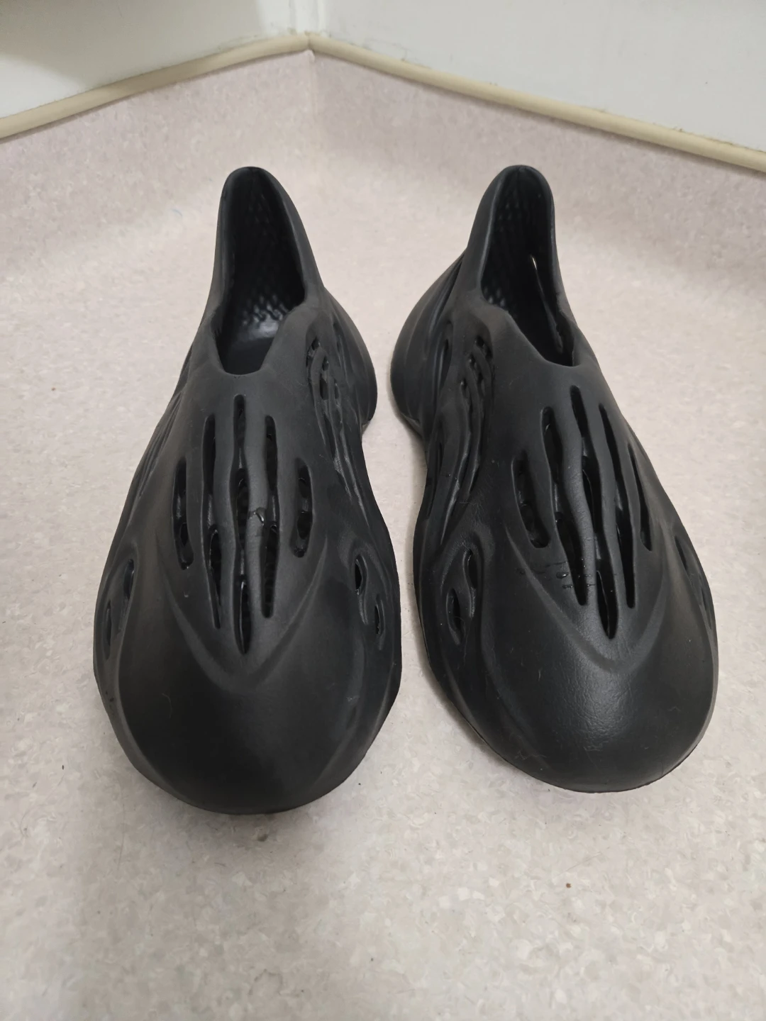 Black Yeezy Foam Runner Shoes - photo 2
