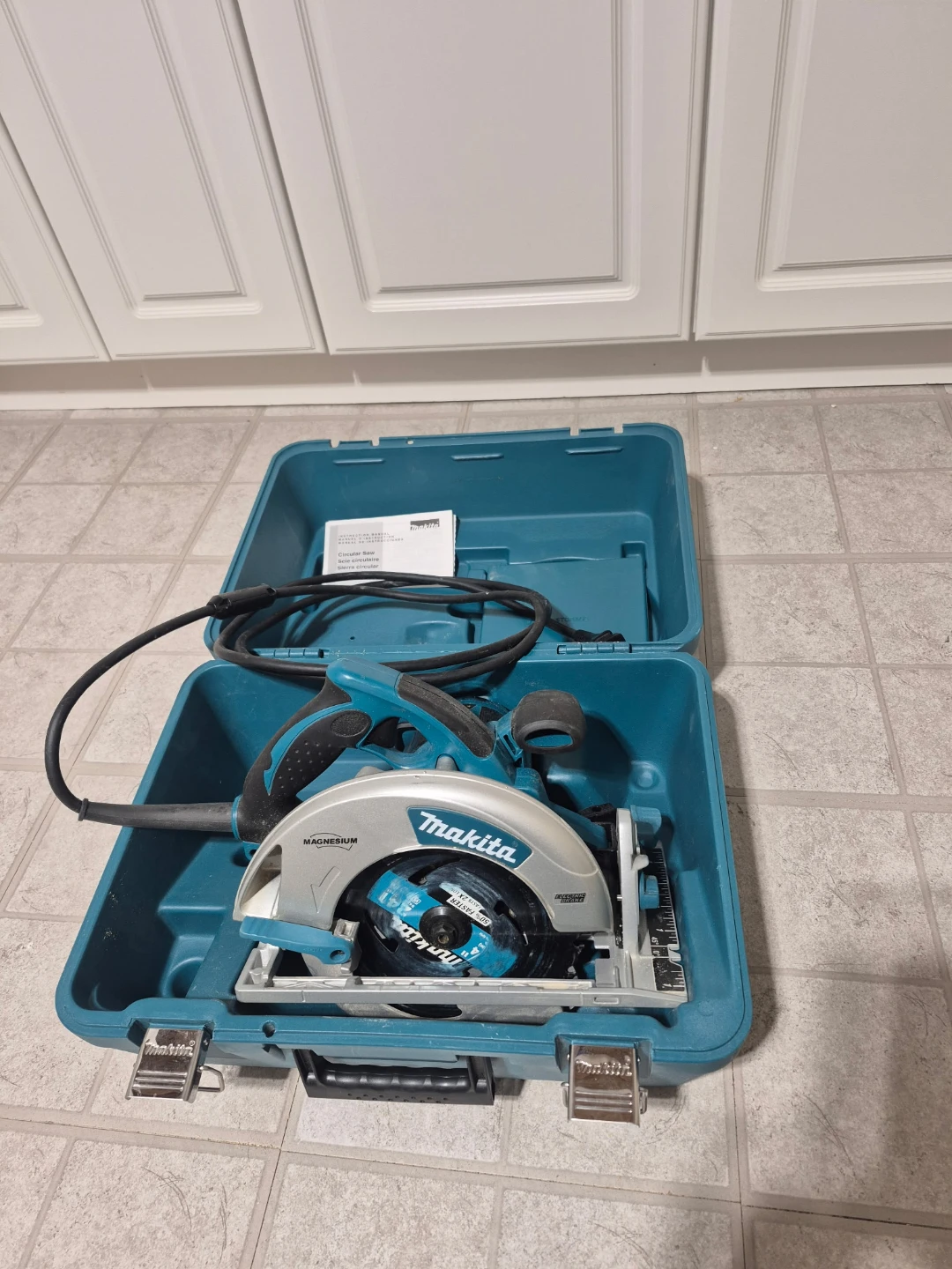 Makita 5007MGA Circular Saw with Case