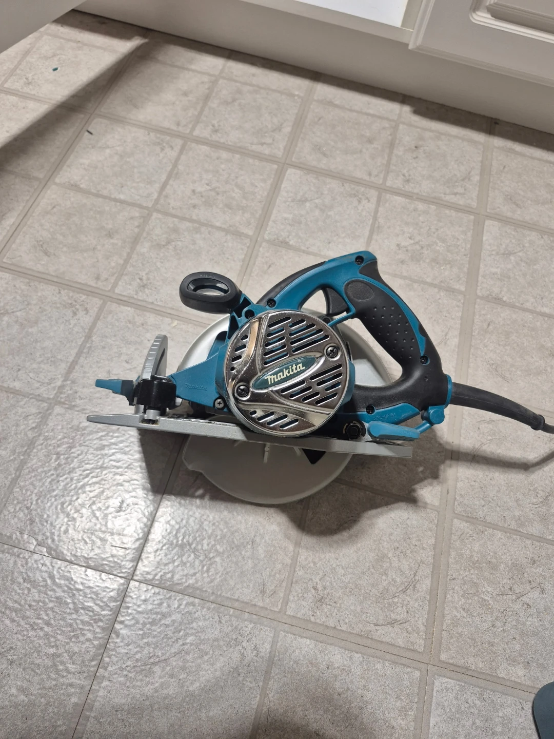 Makita 5007MGA Circular Saw with Case - photo 4