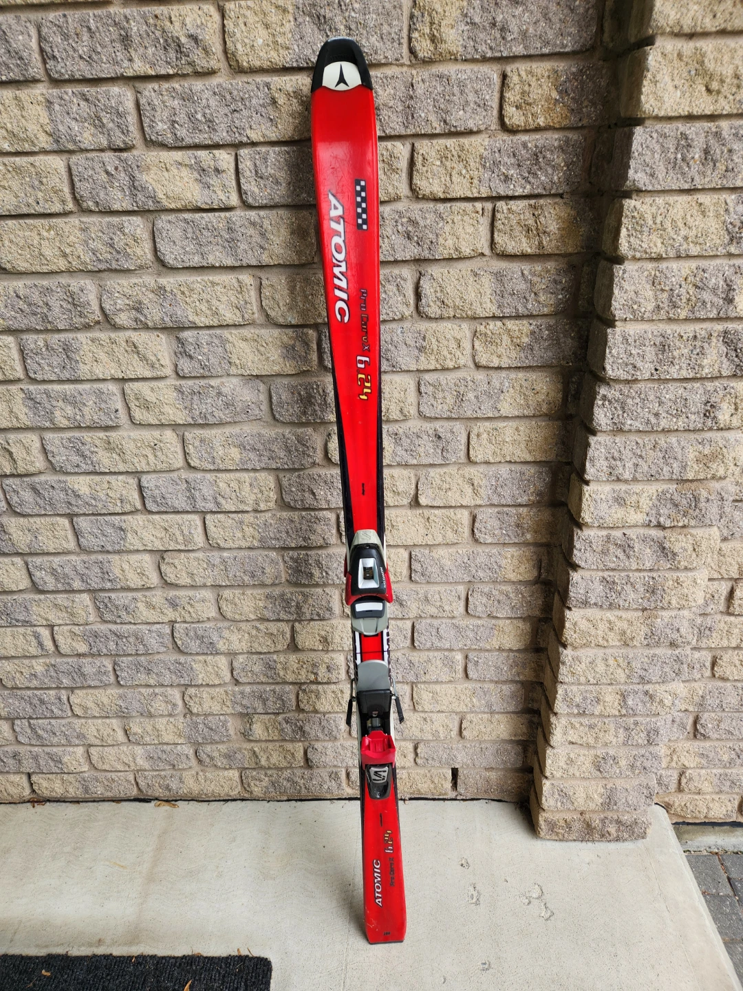 Downhill Skiis