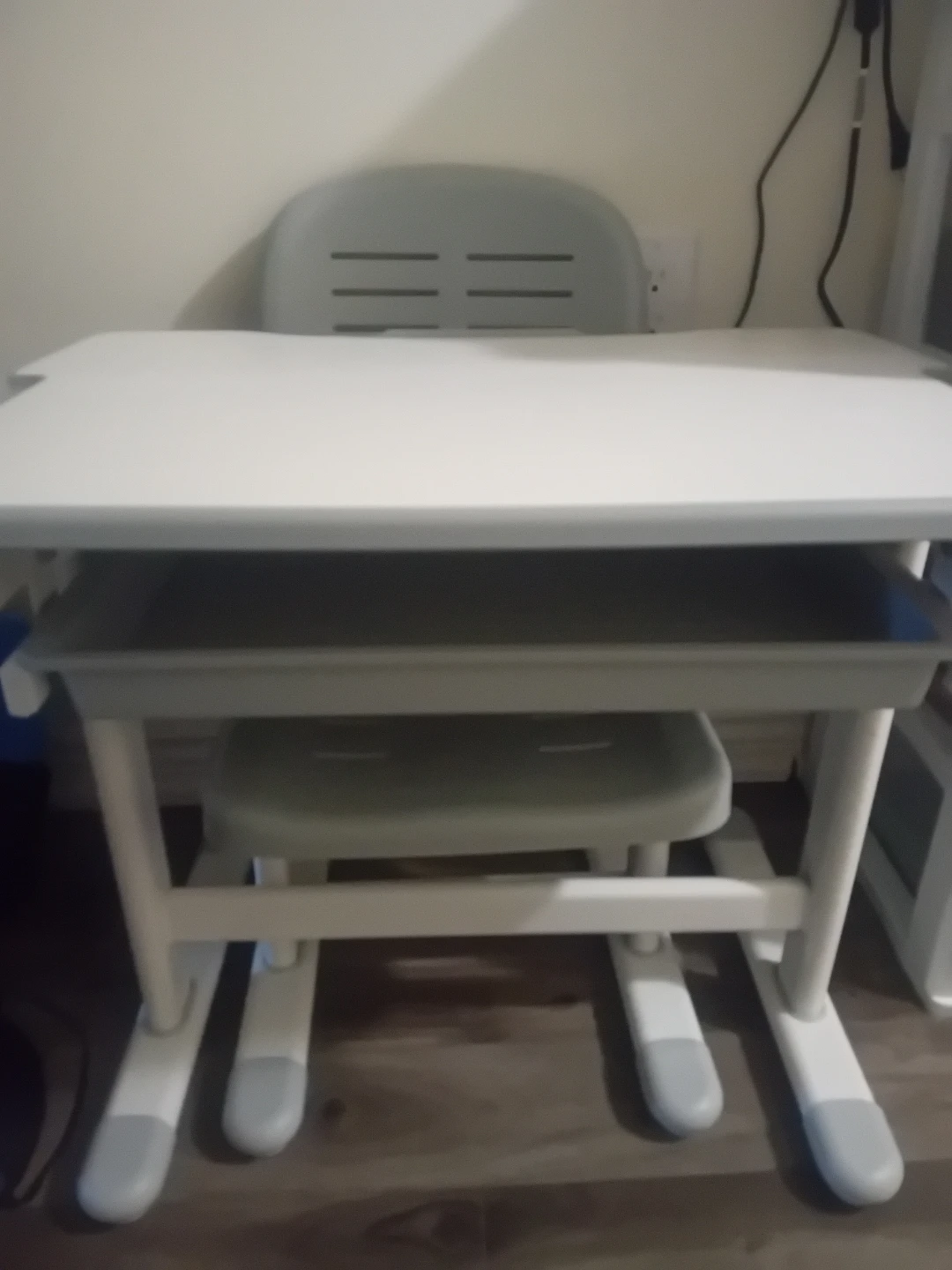 Kids Adjustable Desk and Chair Set - photo 4