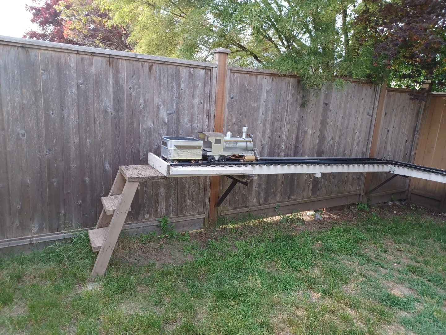 Garden Train Track Set with Engine and Car - photo 3