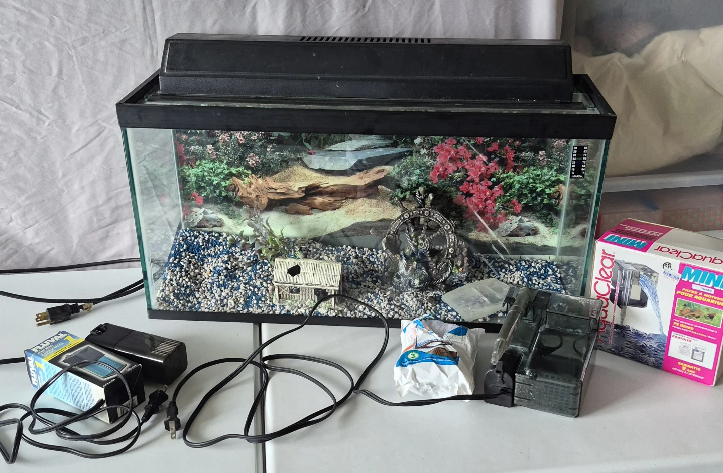 Aquarium Kit with Filter and Light