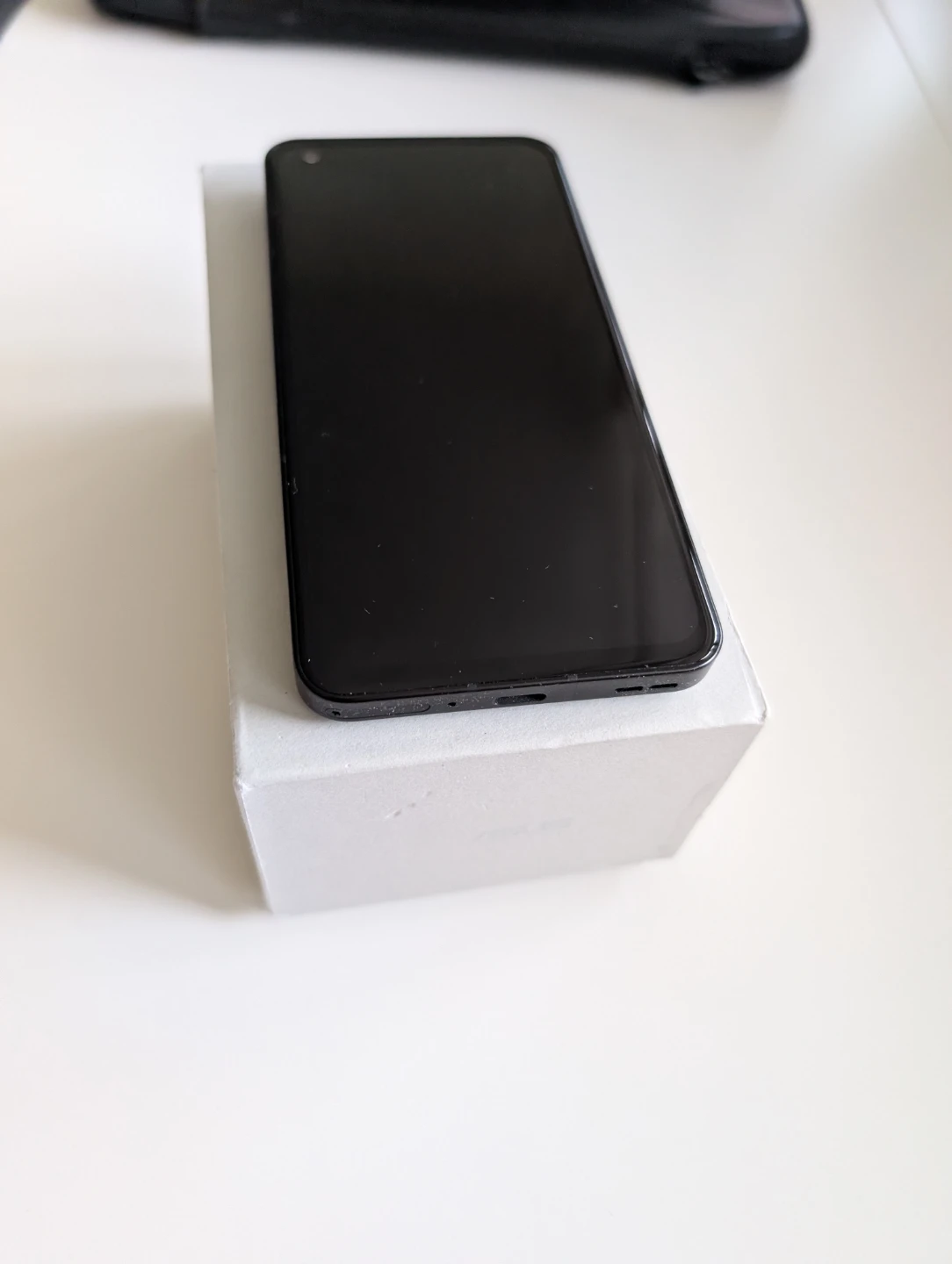 ASUS Zenfone 10 - photo 5