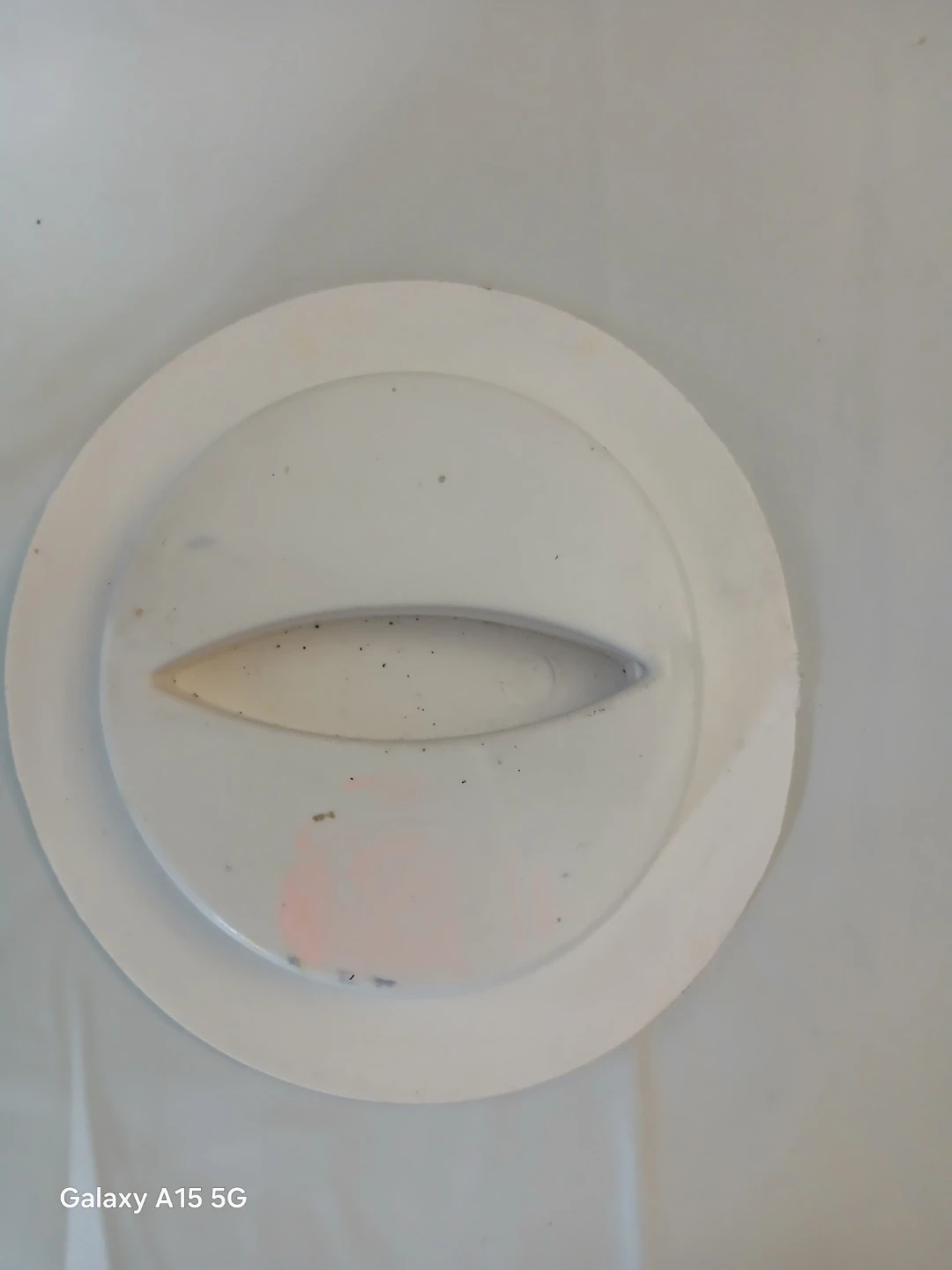 White Plastic water stopper - photo 2