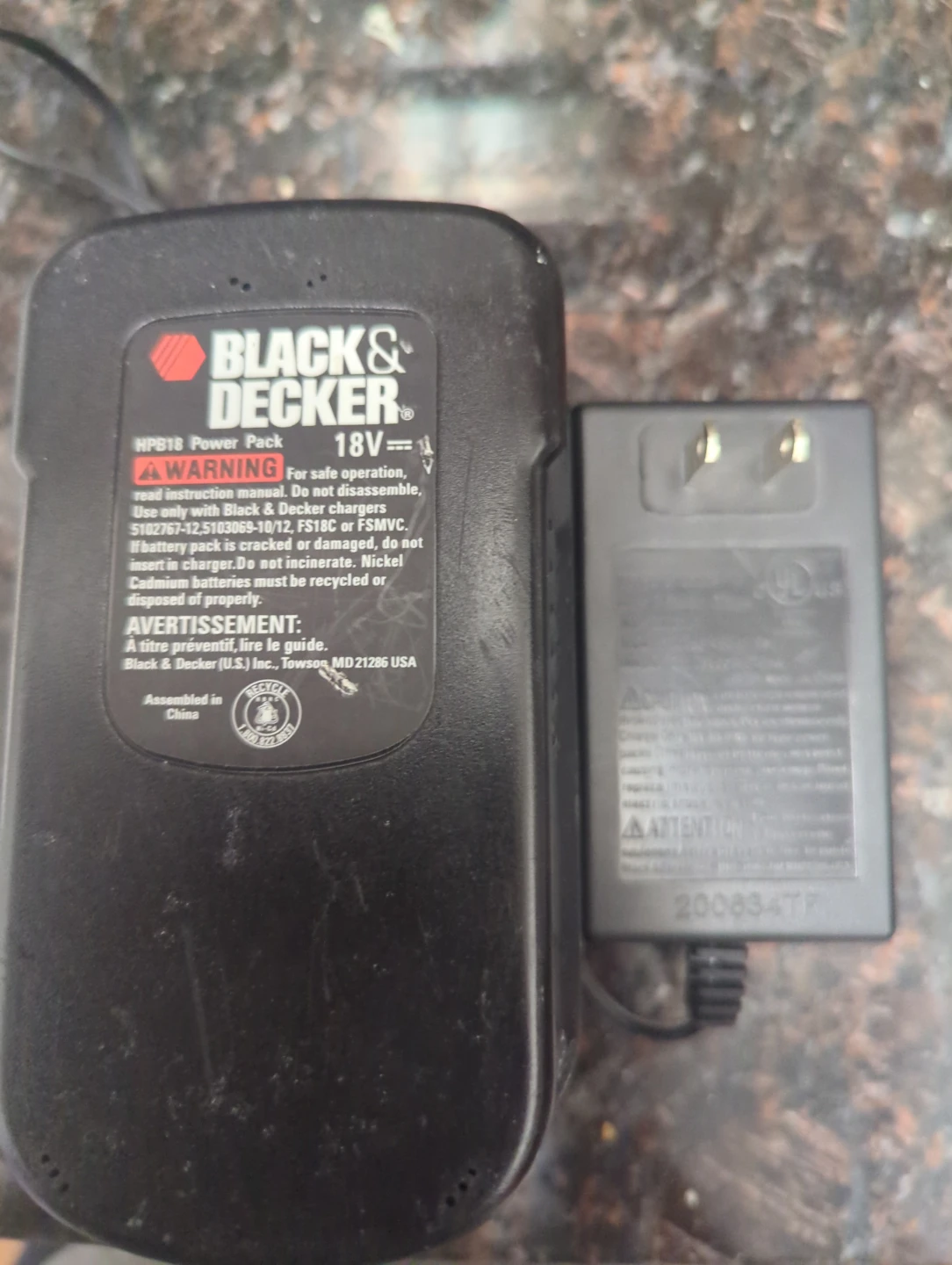 Black & Decker 18V Power Pack Battery and Charger - photo 2