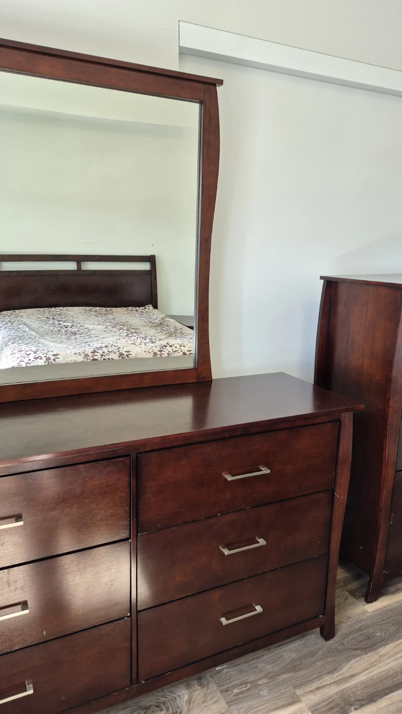 Queen bedroom set - photo 2