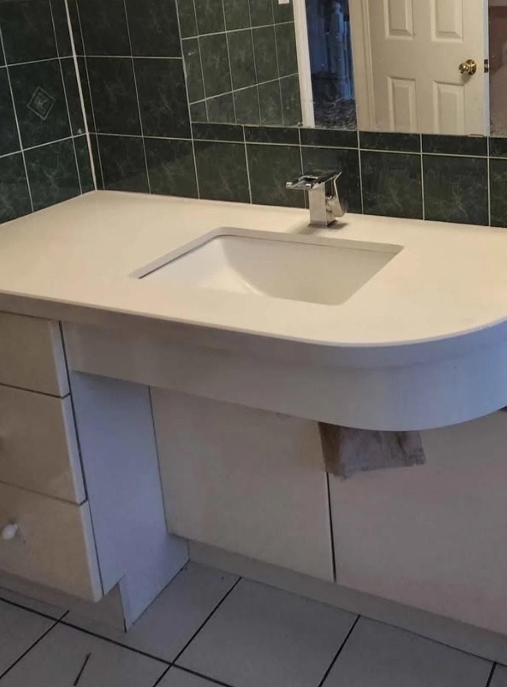 Bathroom Vanity with Sink and Faucet - photo 2