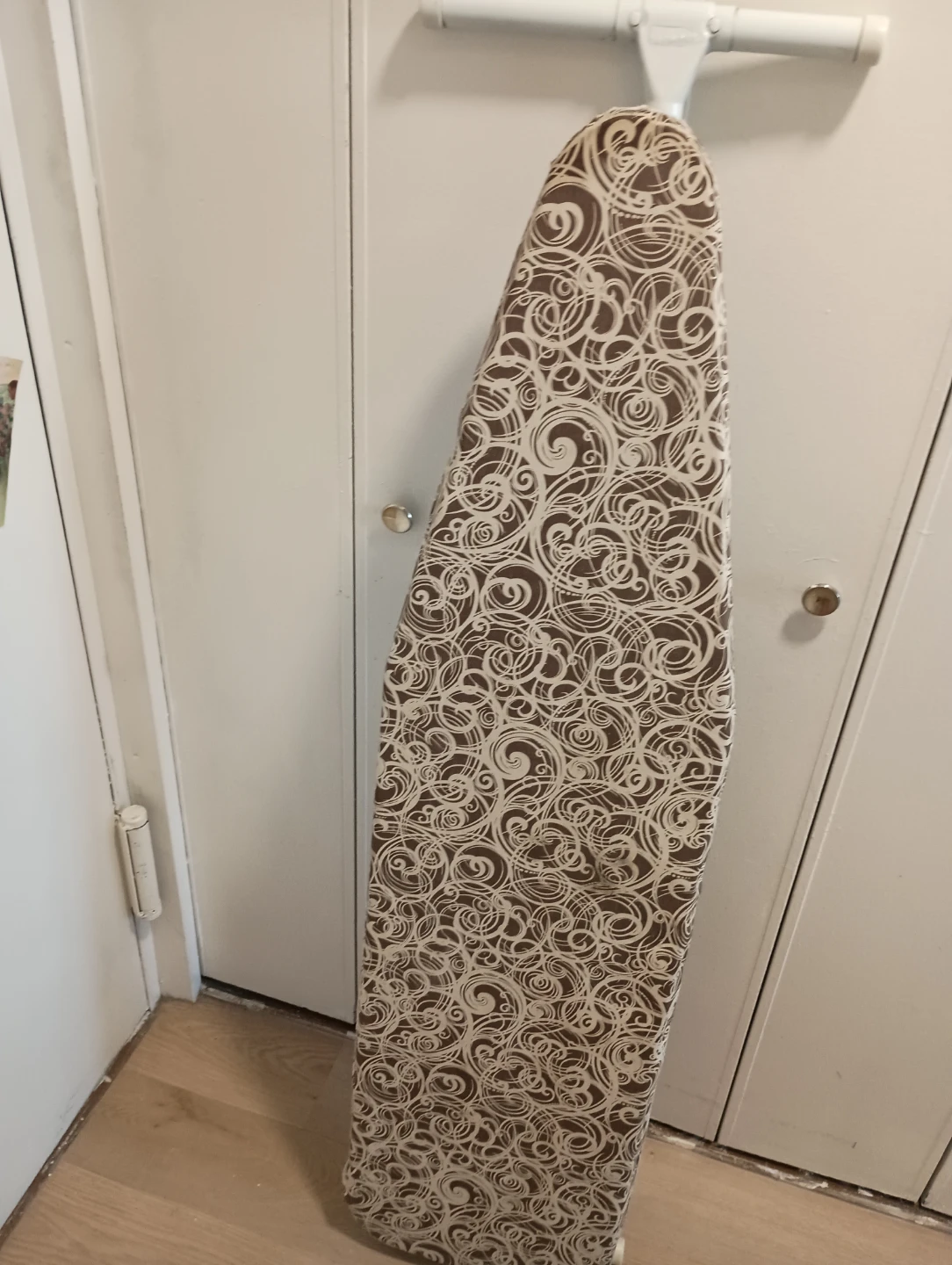 Ironing Board with Swirl Pattern Cover - photo 3
