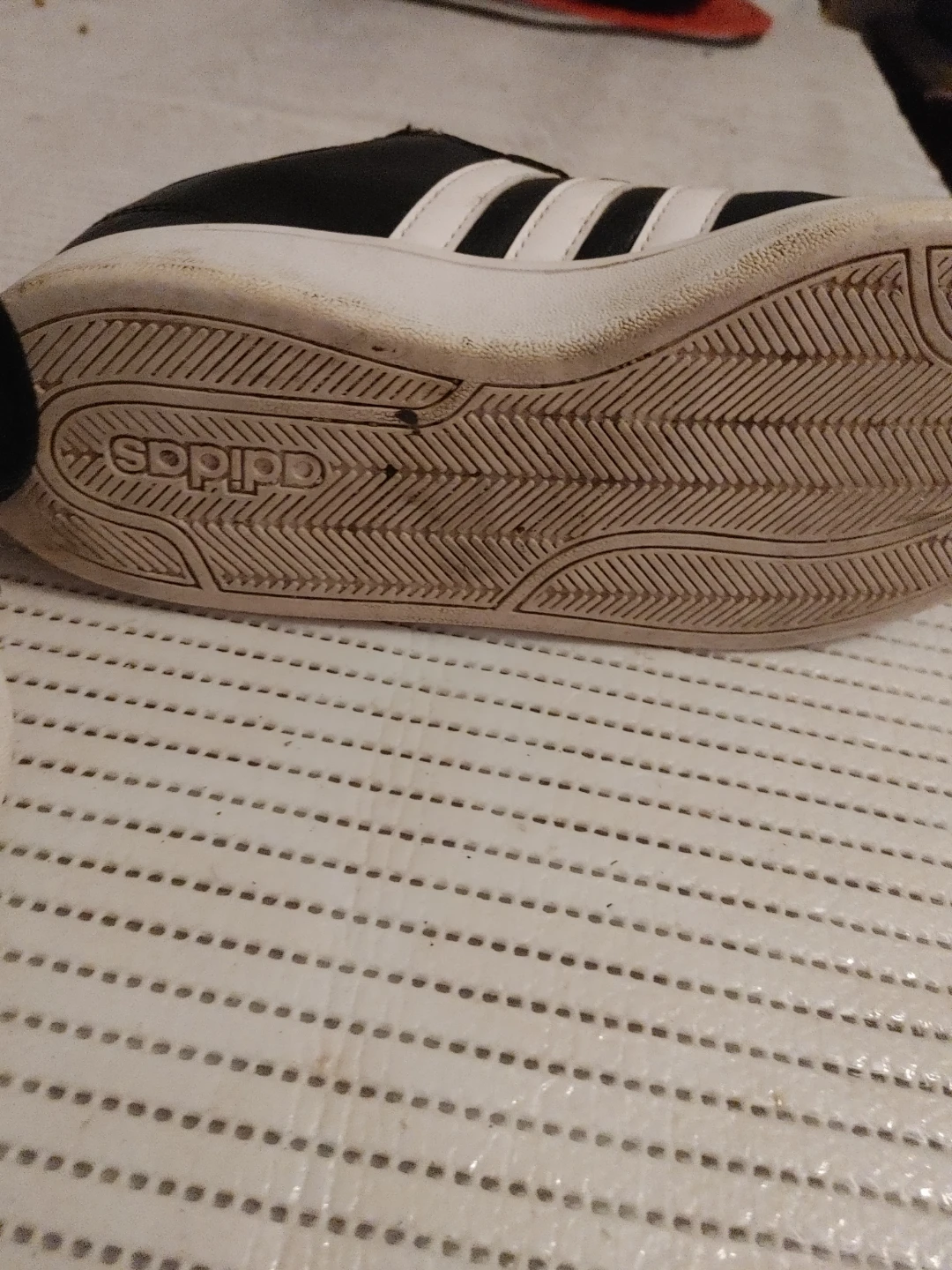 Adidas black and white sneakers size 7 - photo 3