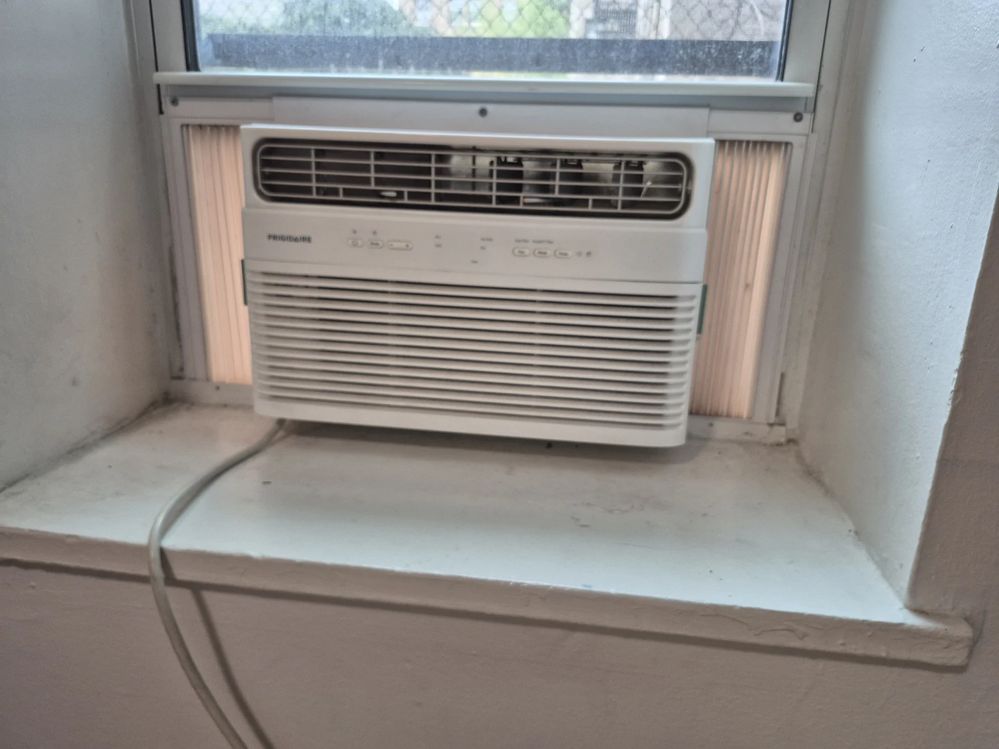 Frigidaire Window Air Conditioner 8000btu