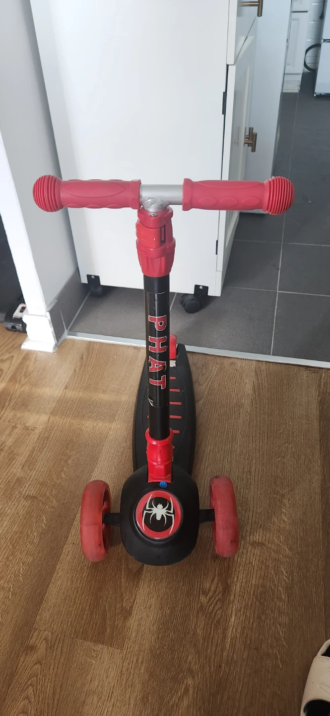 Phat Kids 3-Wheel Scooter like new