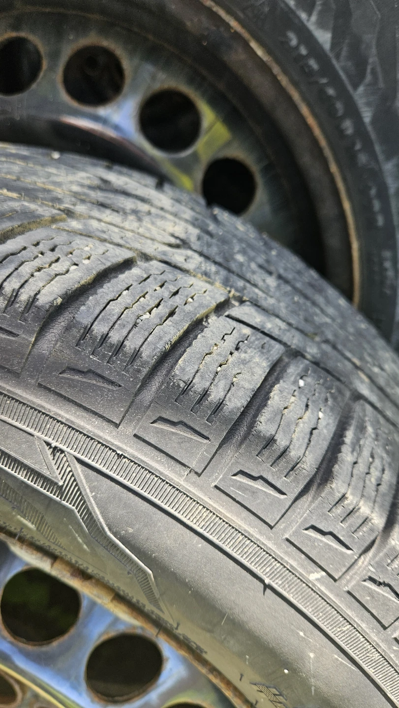 4 x Hercules Winter Tires on Rims 215/60R16 - photo 4