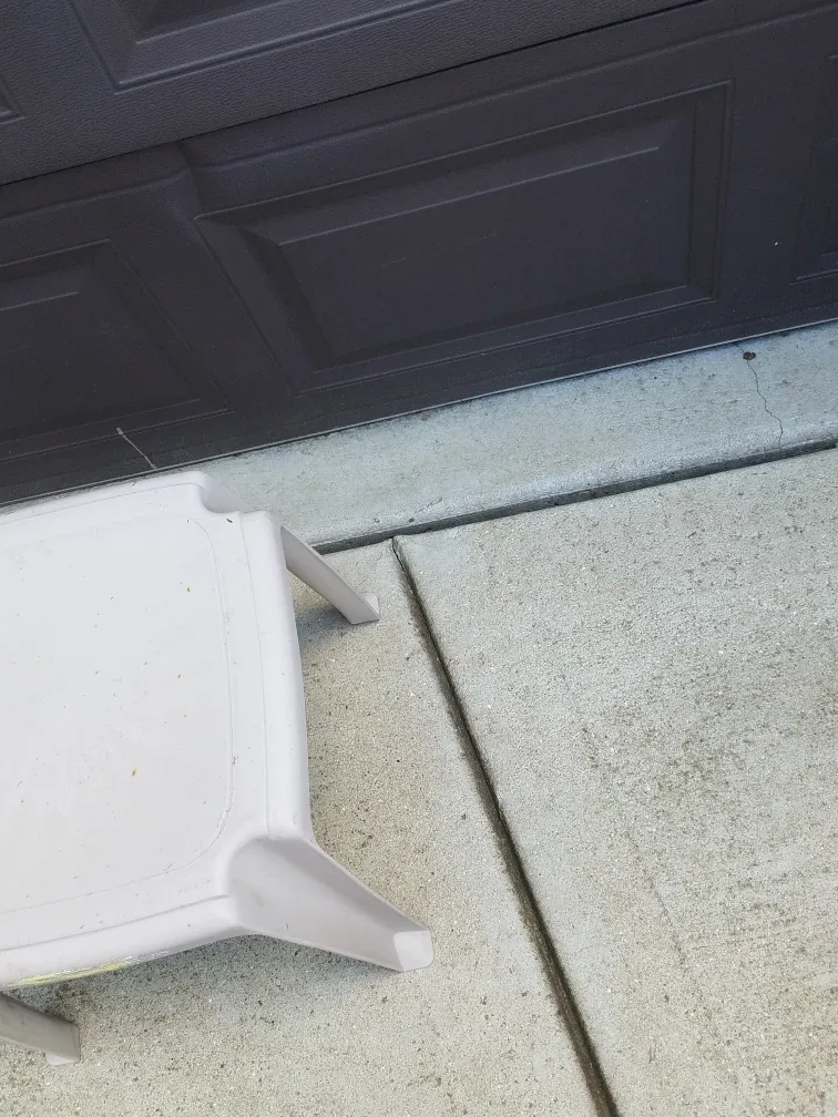 Plastic table - photo 3