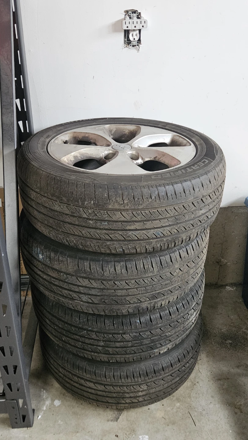 Set of 4 Kia AllTrek Tires with Rims - photo 3