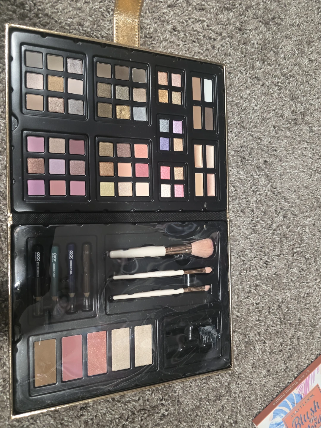 Makeup Palette & Brushes - photo 2