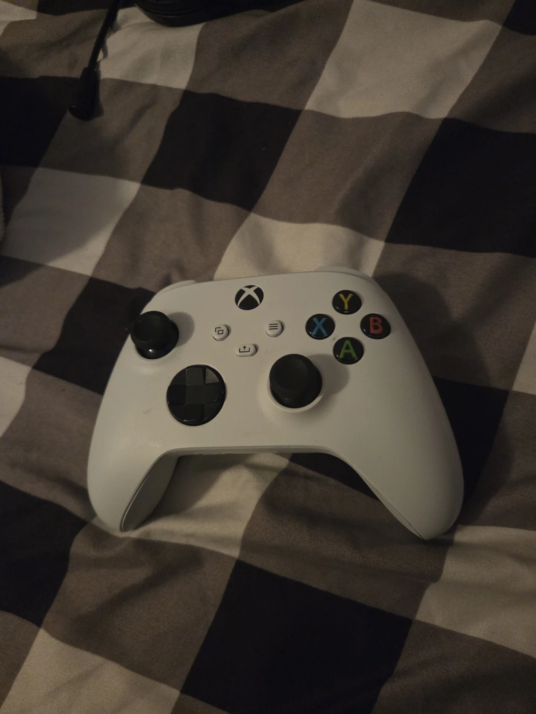 White Xbox Wireless Controller